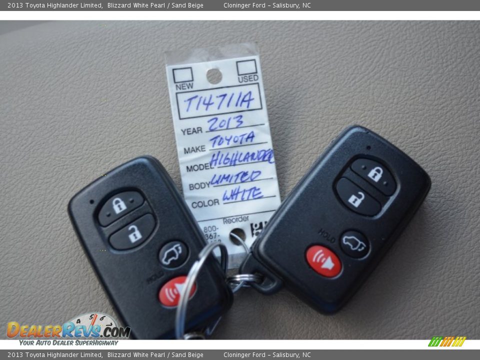 2013 Toyota Highlander Limited Blizzard White Pearl / Sand Beige Photo #34