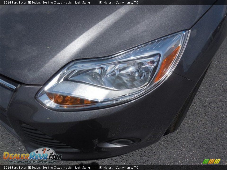 2014 Ford Focus SE Sedan Sterling Gray / Medium Light Stone Photo #4