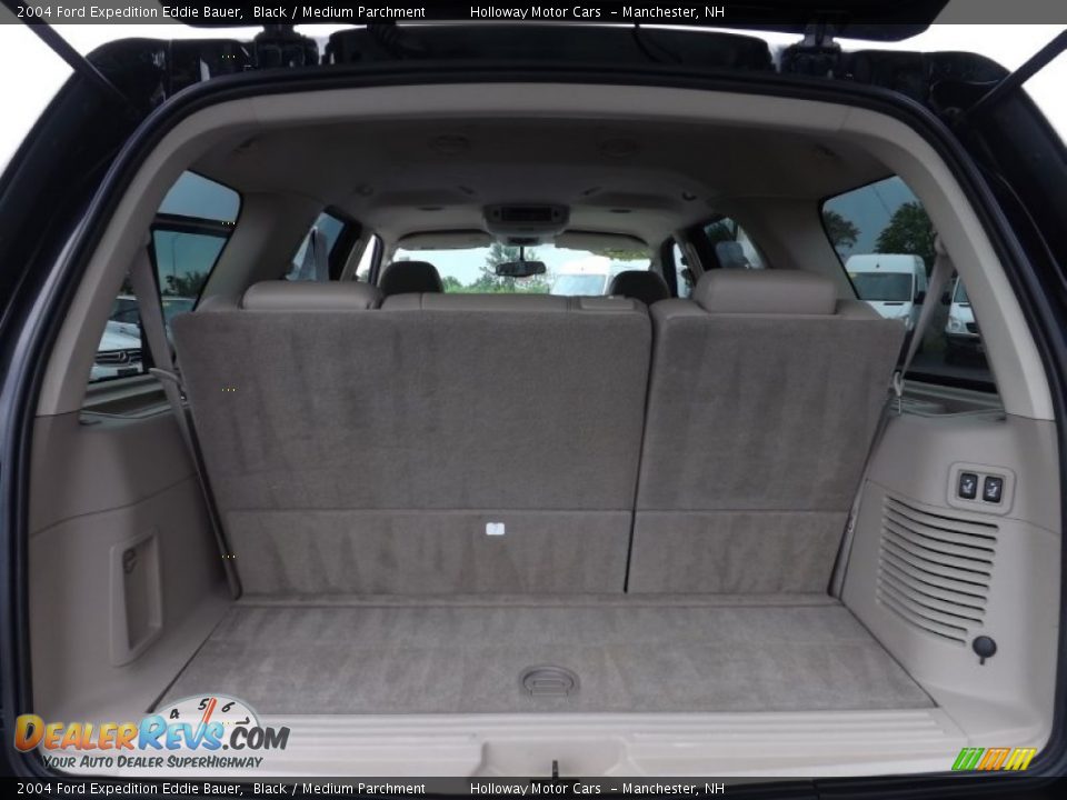 2004 Ford Expedition Eddie Bauer Black / Medium Parchment Photo #6