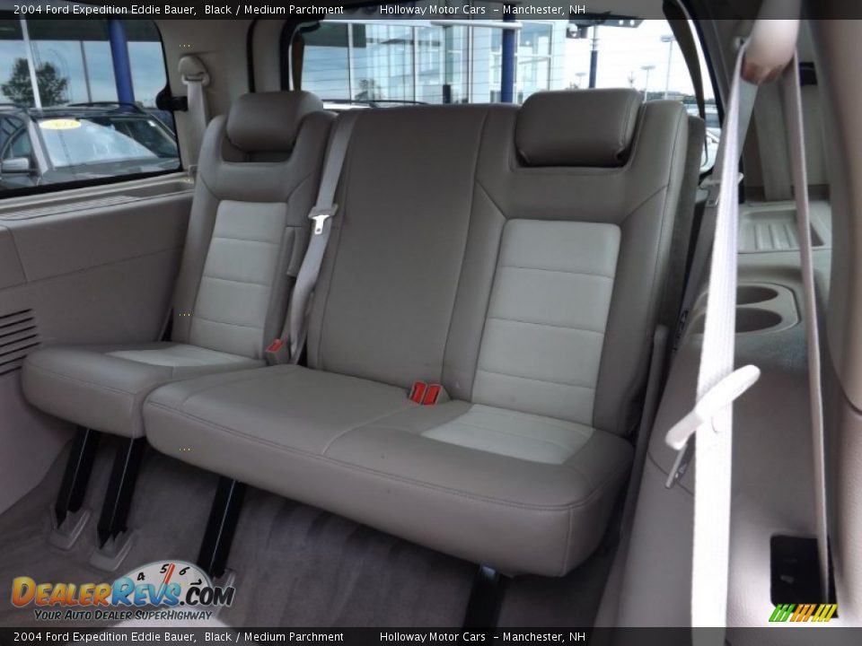 2004 Ford Expedition Eddie Bauer Black / Medium Parchment Photo #8