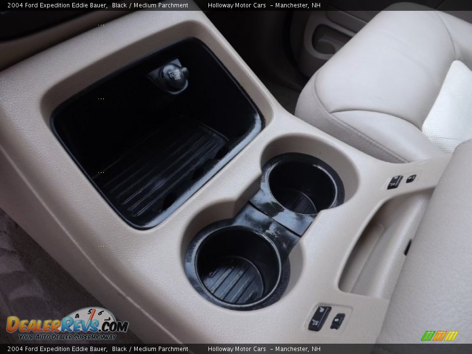 2004 Ford Expedition Eddie Bauer Black / Medium Parchment Photo #15