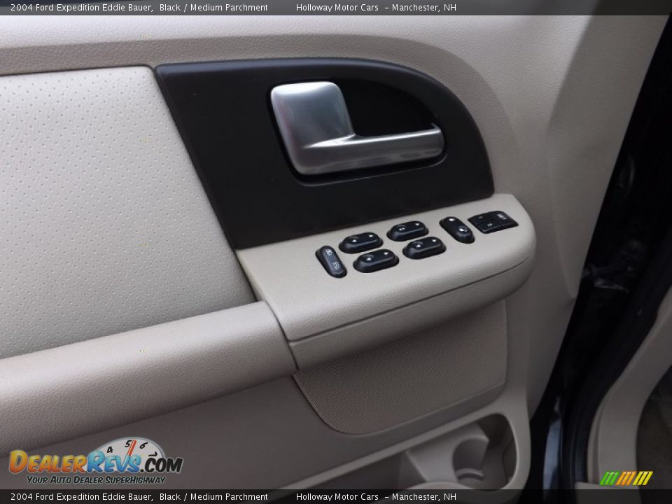 2004 Ford Expedition Eddie Bauer Black / Medium Parchment Photo #19