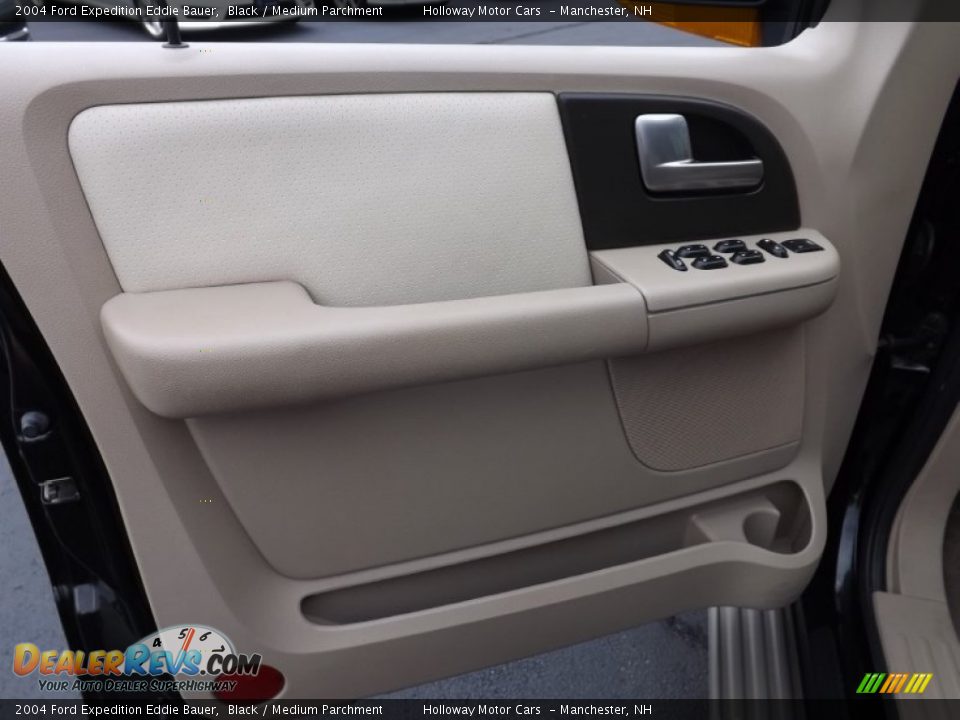 2004 Ford Expedition Eddie Bauer Black / Medium Parchment Photo #20