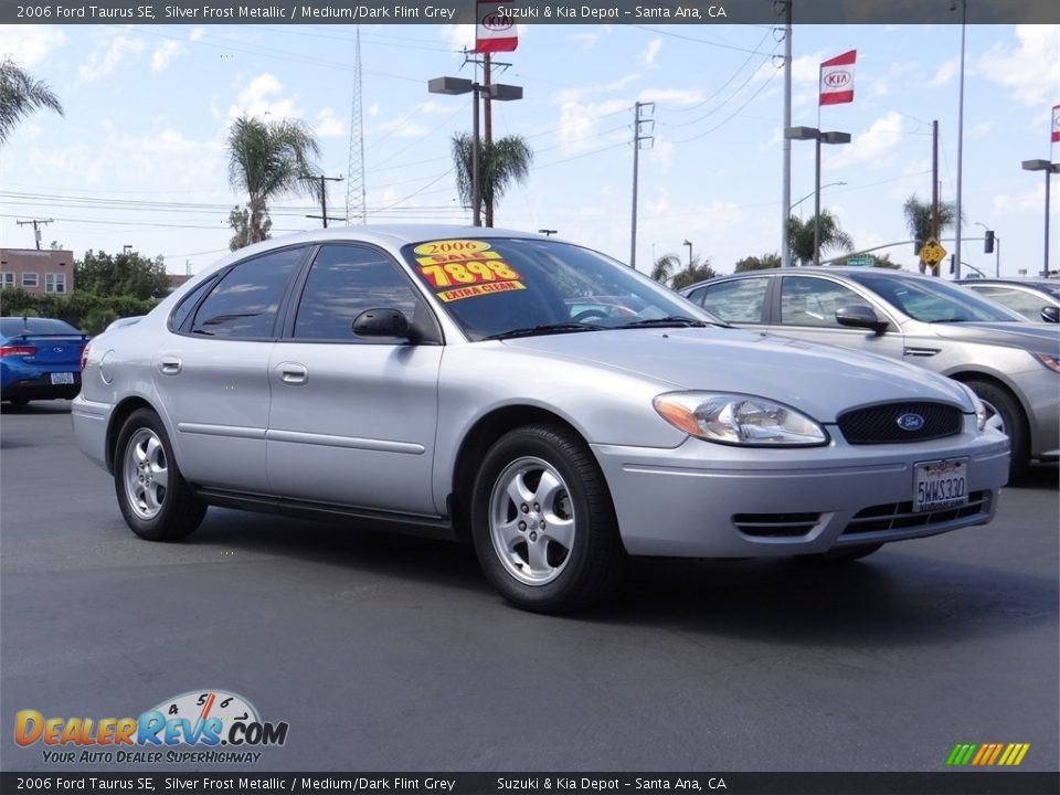 2006 Ford Taurus SE Silver Frost Metallic / Medium/Dark Flint Grey Photo #1