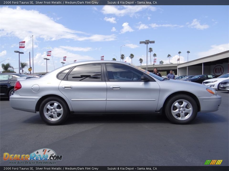 2006 Ford Taurus SE Silver Frost Metallic / Medium/Dark Flint Grey Photo #2