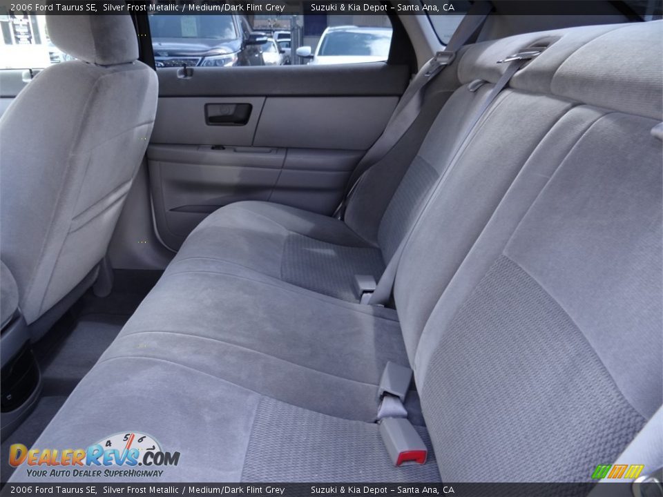 2006 Ford Taurus SE Silver Frost Metallic / Medium/Dark Flint Grey Photo #11
