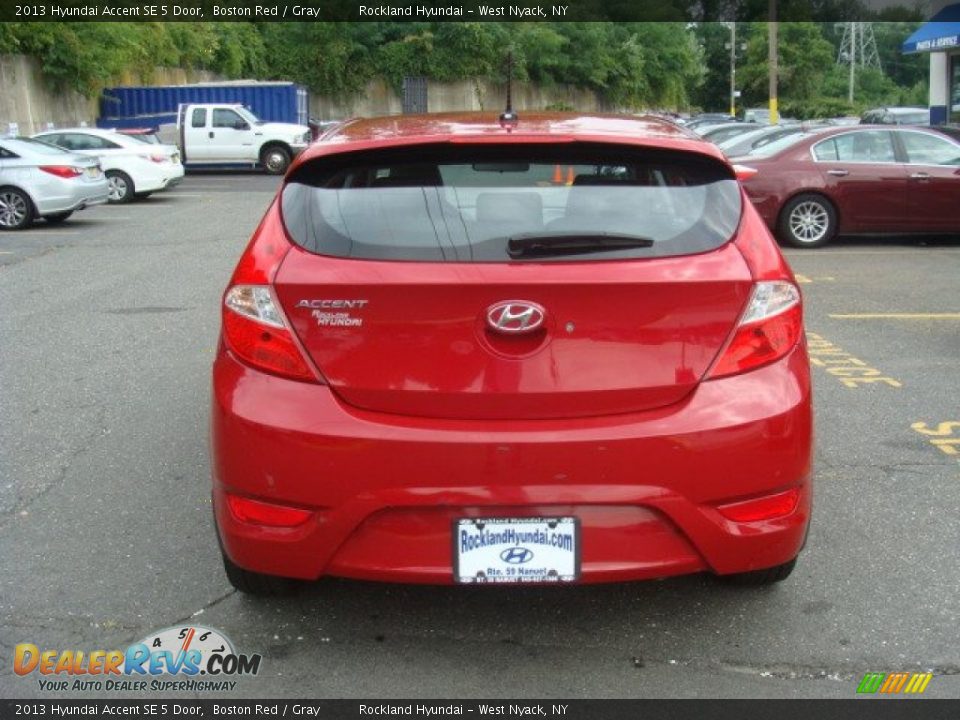 2013 Hyundai Accent SE 5 Door Boston Red / Gray Photo #5