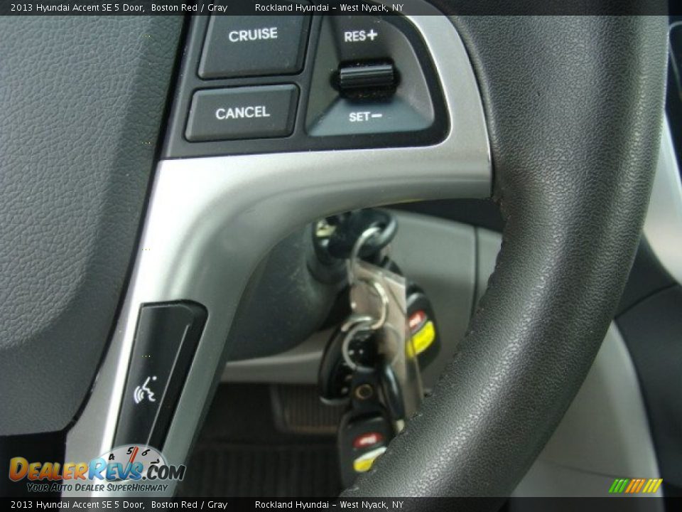 2013 Hyundai Accent SE 5 Door Boston Red / Gray Photo #15