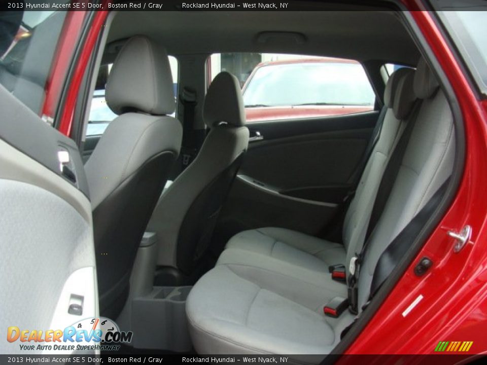 2013 Hyundai Accent SE 5 Door Boston Red / Gray Photo #20
