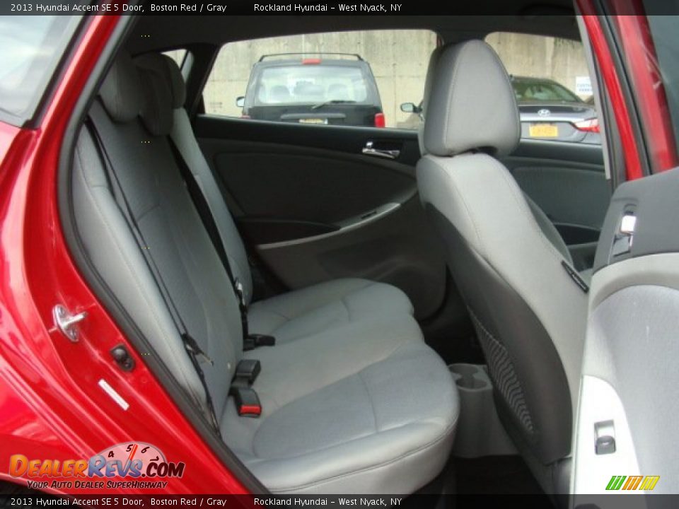 2013 Hyundai Accent SE 5 Door Boston Red / Gray Photo #23