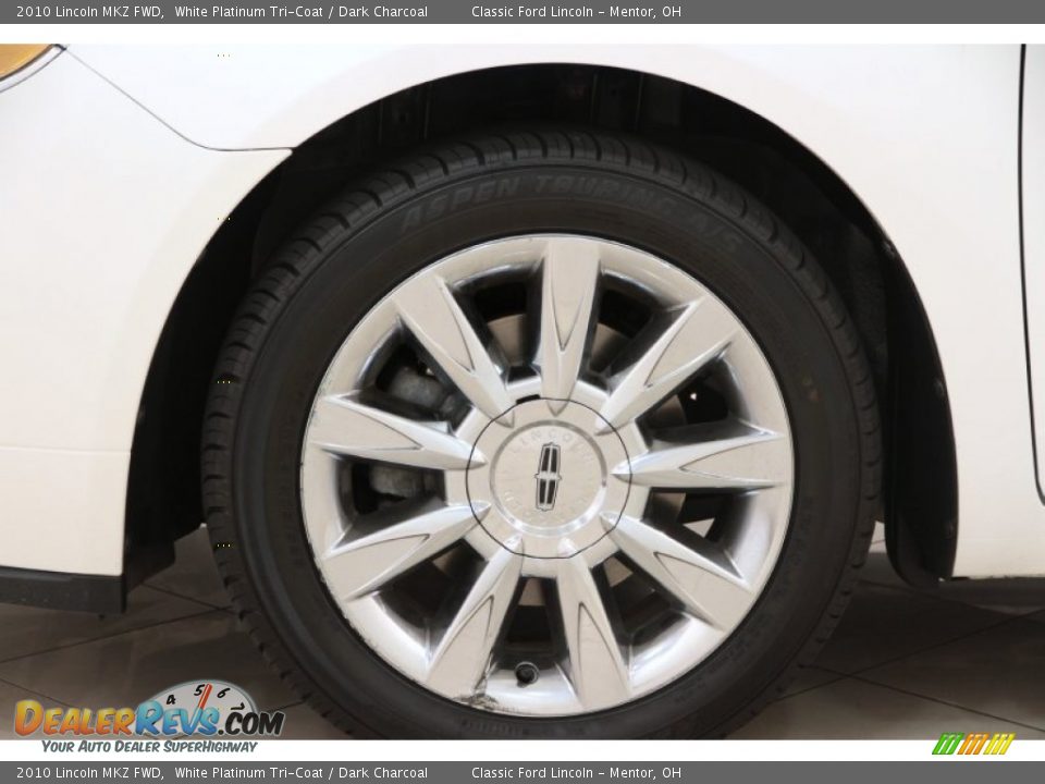 2010 Lincoln MKZ FWD White Platinum Tri-Coat / Dark Charcoal Photo #18