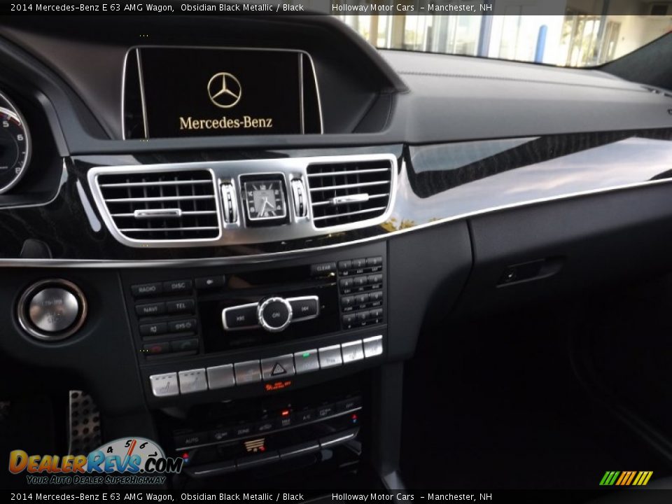 Controls of 2014 Mercedes-Benz E 63 AMG Wagon Photo #12