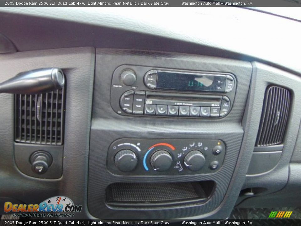 2005 Dodge Ram 2500 SLT Quad Cab 4x4 Light Almond Pearl Metallic / Dark Slate Gray Photo #16