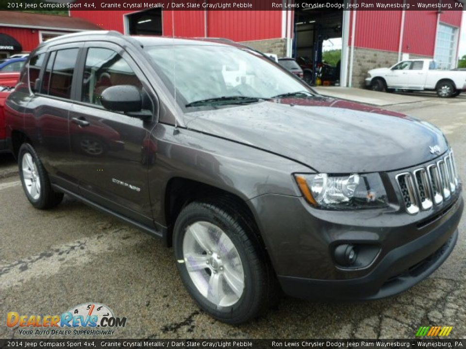Front 3/4 View of 2014 Jeep Compass Sport 4x4 Photo #7