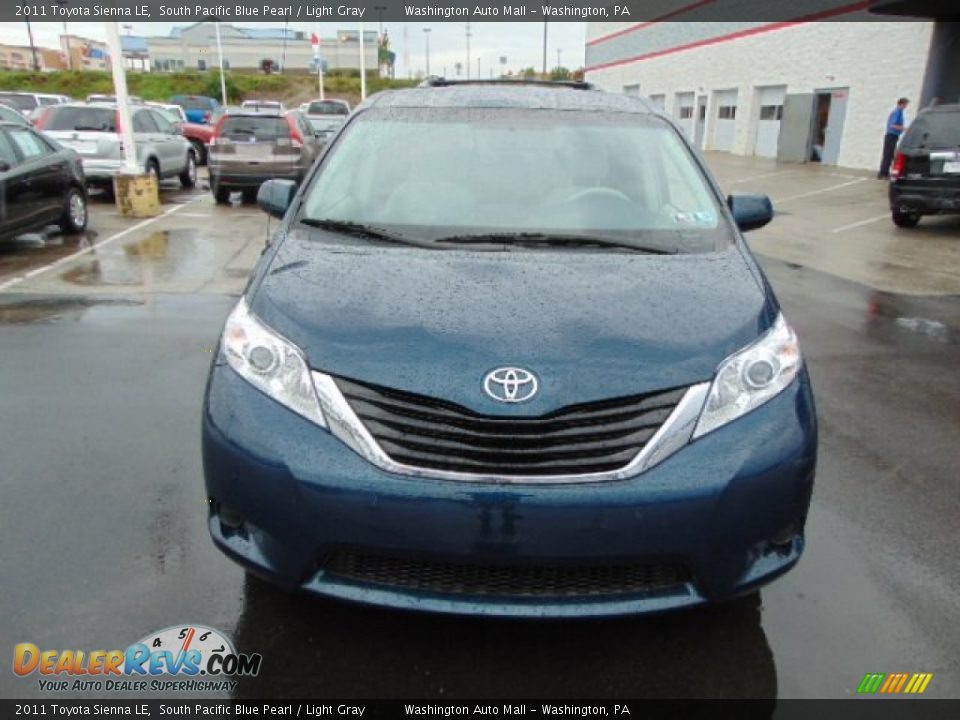 2011 Toyota Sienna LE South Pacific Blue Pearl / Light Gray Photo #3