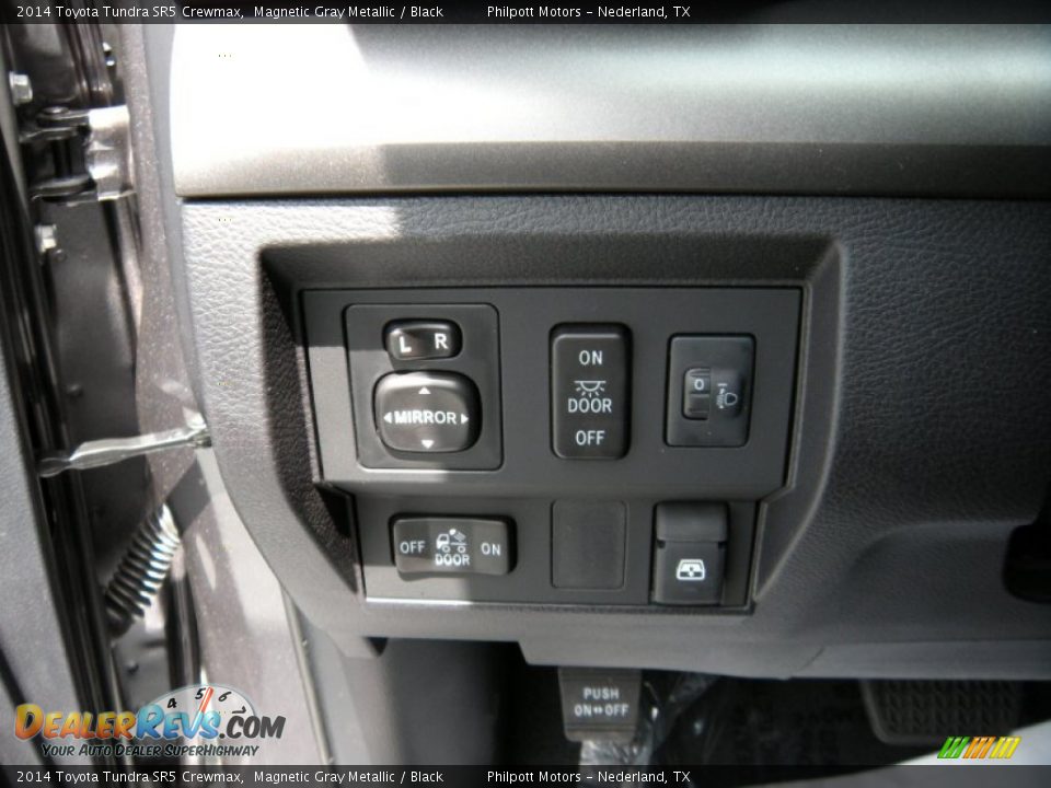 2014 Toyota Tundra SR5 Crewmax Magnetic Gray Metallic / Black Photo #34