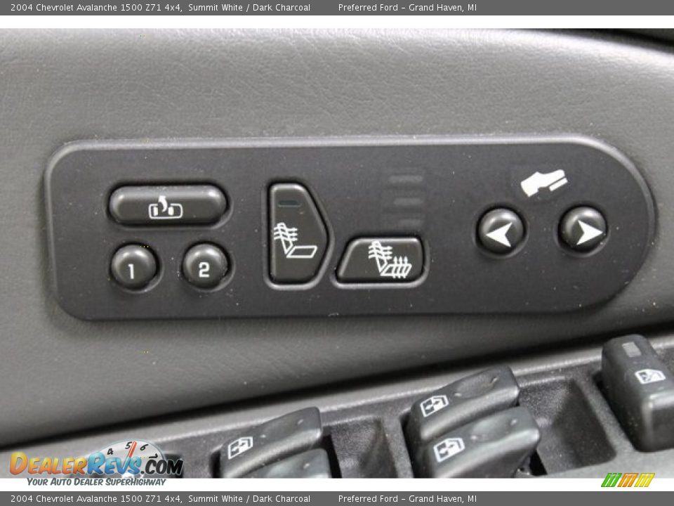 2004 Chevrolet Avalanche 1500 Z71 4x4 Summit White / Dark Charcoal Photo #32
