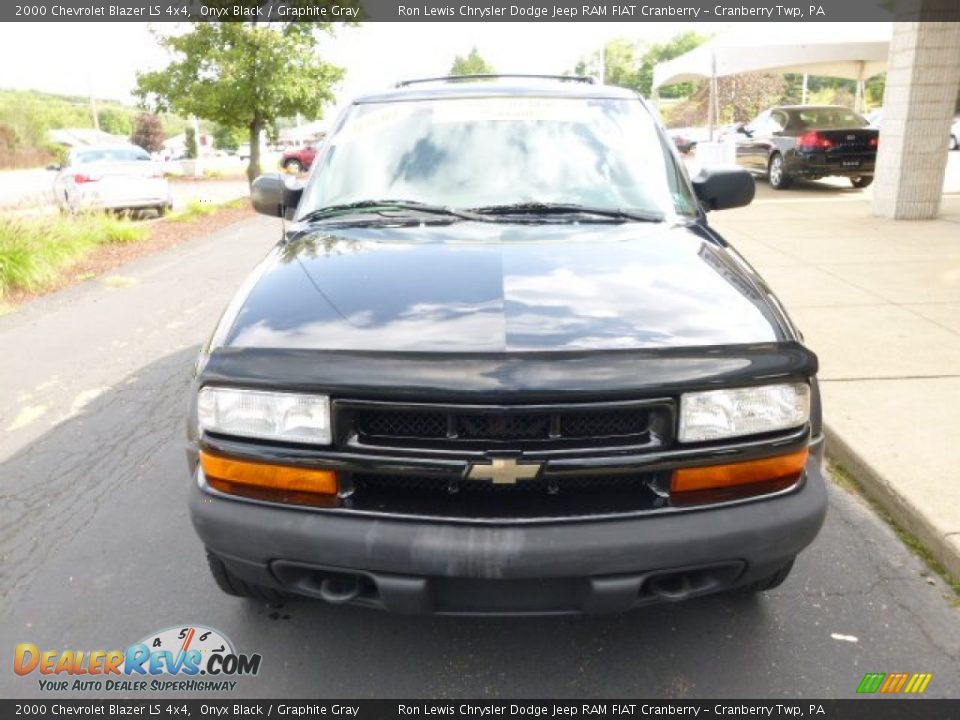 2000 Chevrolet Blazer LS 4x4 Onyx Black / Graphite Gray Photo #3