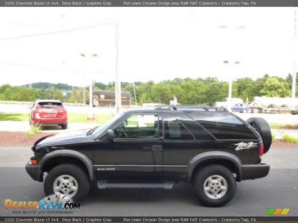 2000 Chevrolet Blazer LS 4x4 Onyx Black / Graphite Gray Photo #5