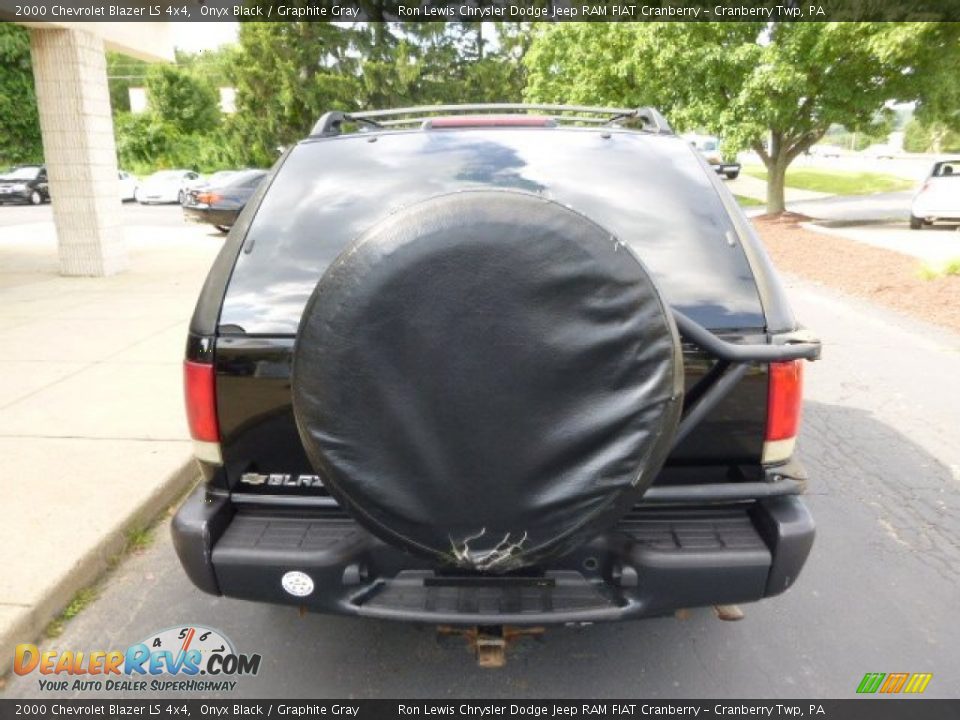 2000 Chevrolet Blazer LS 4x4 Onyx Black / Graphite Gray Photo #7