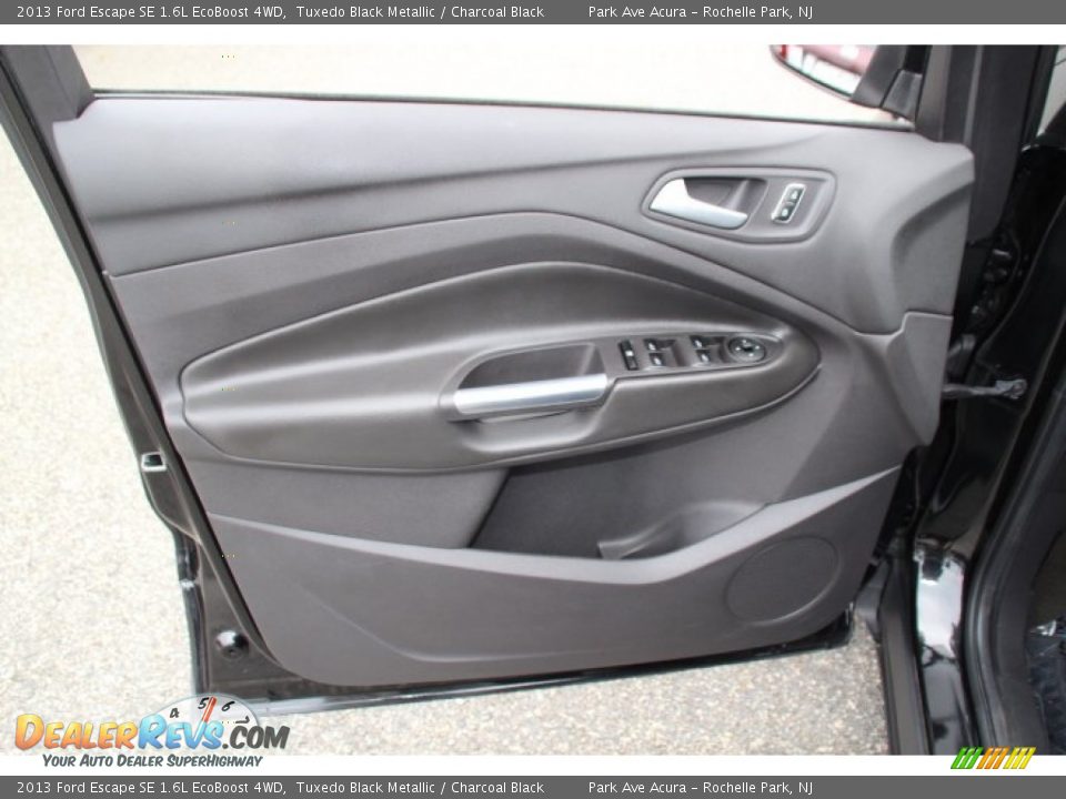 2013 Ford Escape SE 1.6L EcoBoost 4WD Tuxedo Black Metallic / Charcoal Black Photo #9