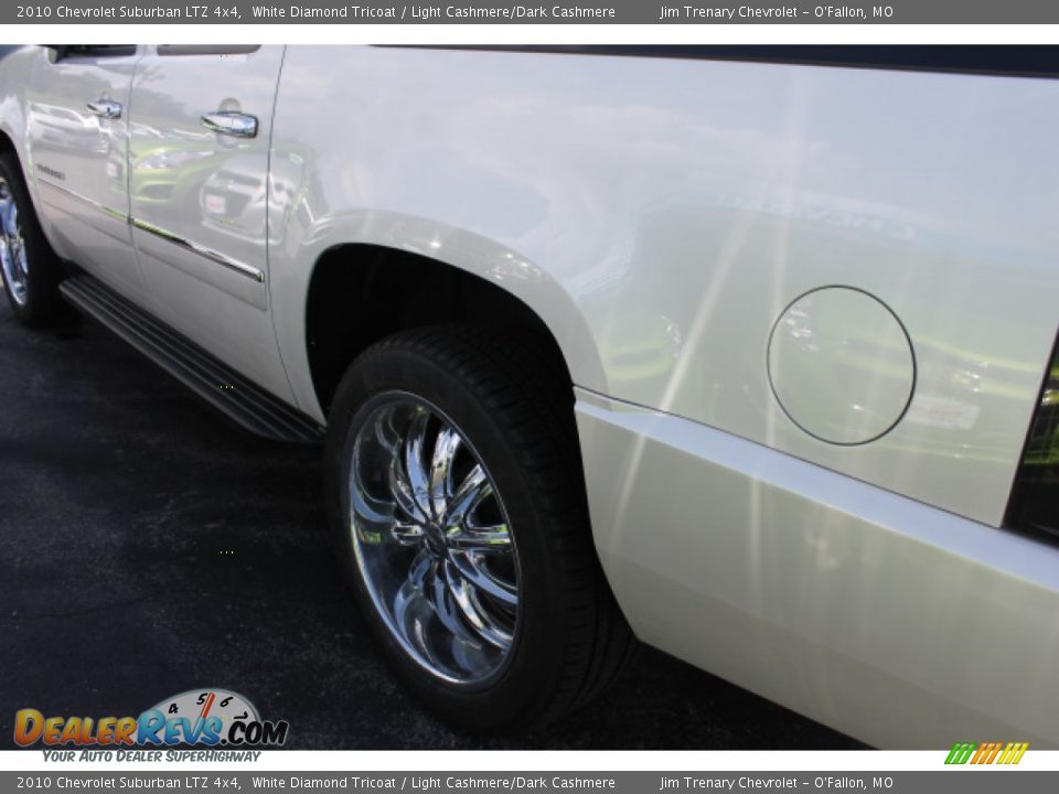 2010 Chevrolet Suburban LTZ 4x4 White Diamond Tricoat / Light Cashmere/Dark Cashmere Photo #4