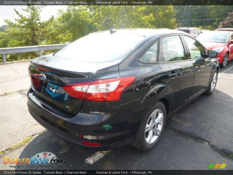 2014 Ford Focus SE Sedan Tuxedo Black / Charcoal Black Photo #2