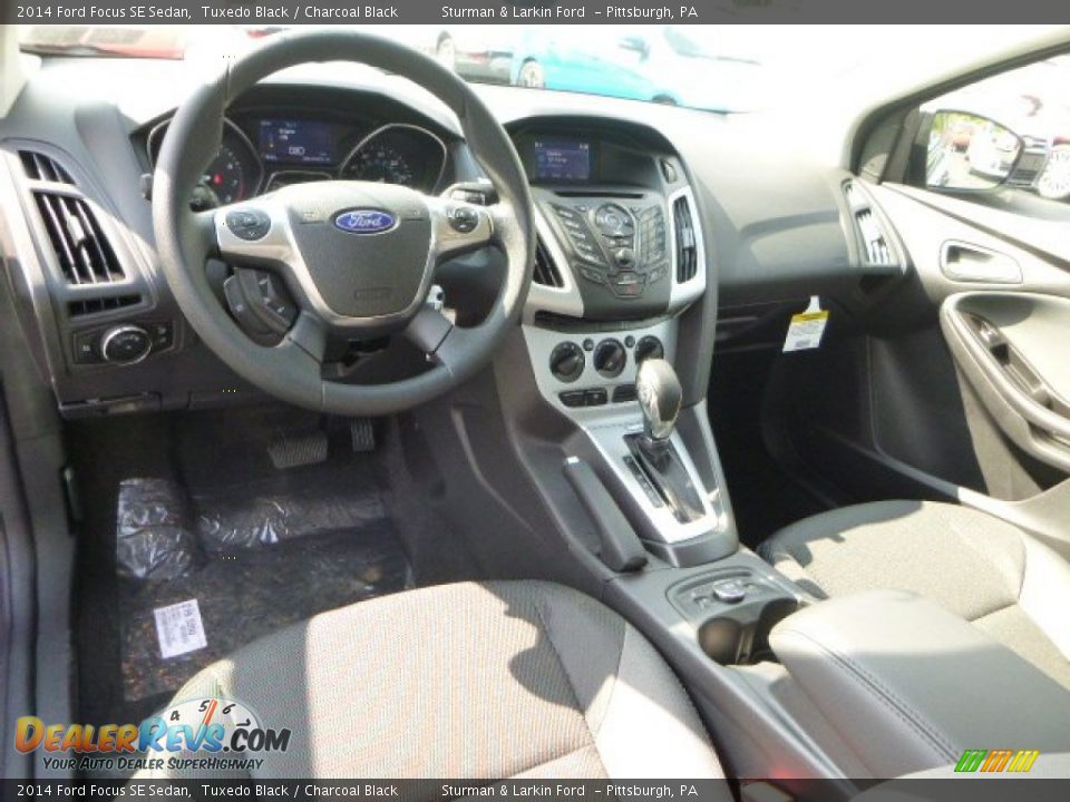 2014 Ford Focus SE Sedan Tuxedo Black / Charcoal Black Photo #10