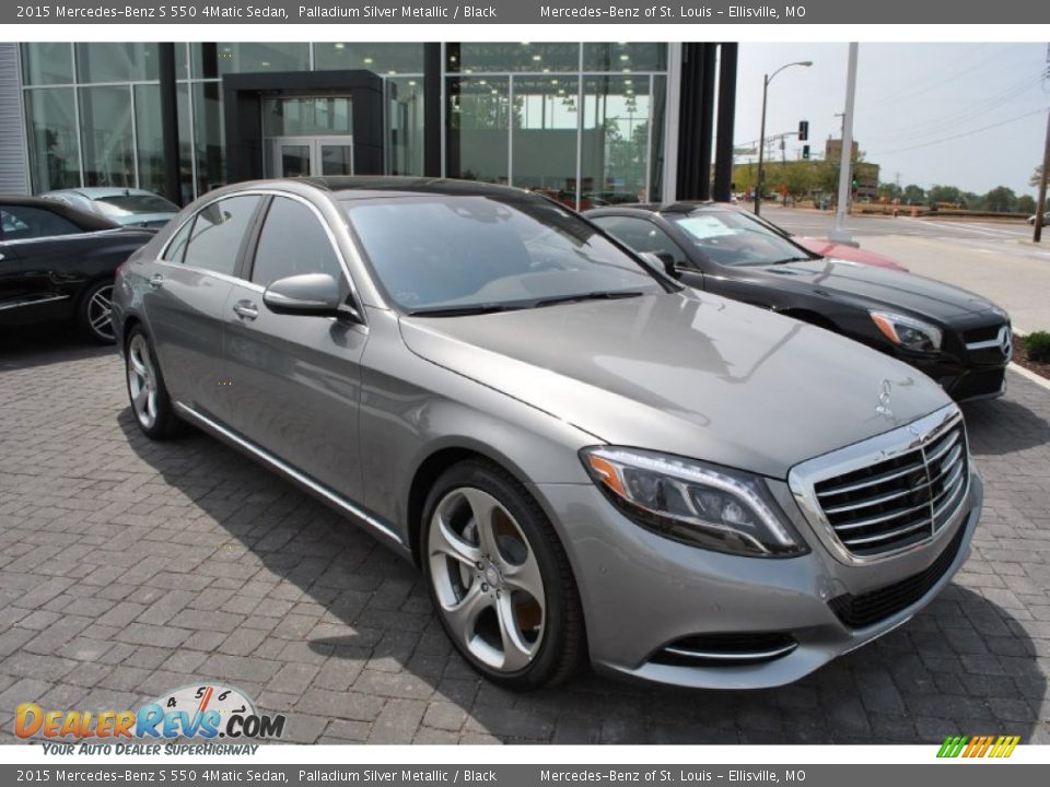 Front 3/4 View of 2015 Mercedes-Benz S 550 4Matic Sedan Photo #1