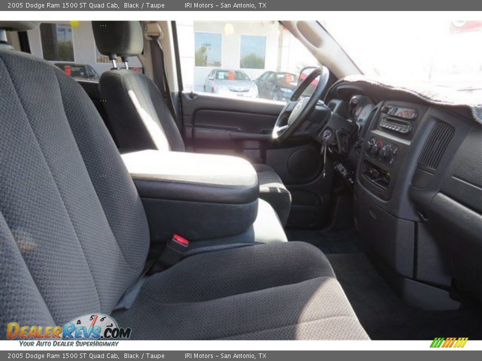 2005 Dodge Ram 1500 ST Quad Cab Black / Taupe Photo #13