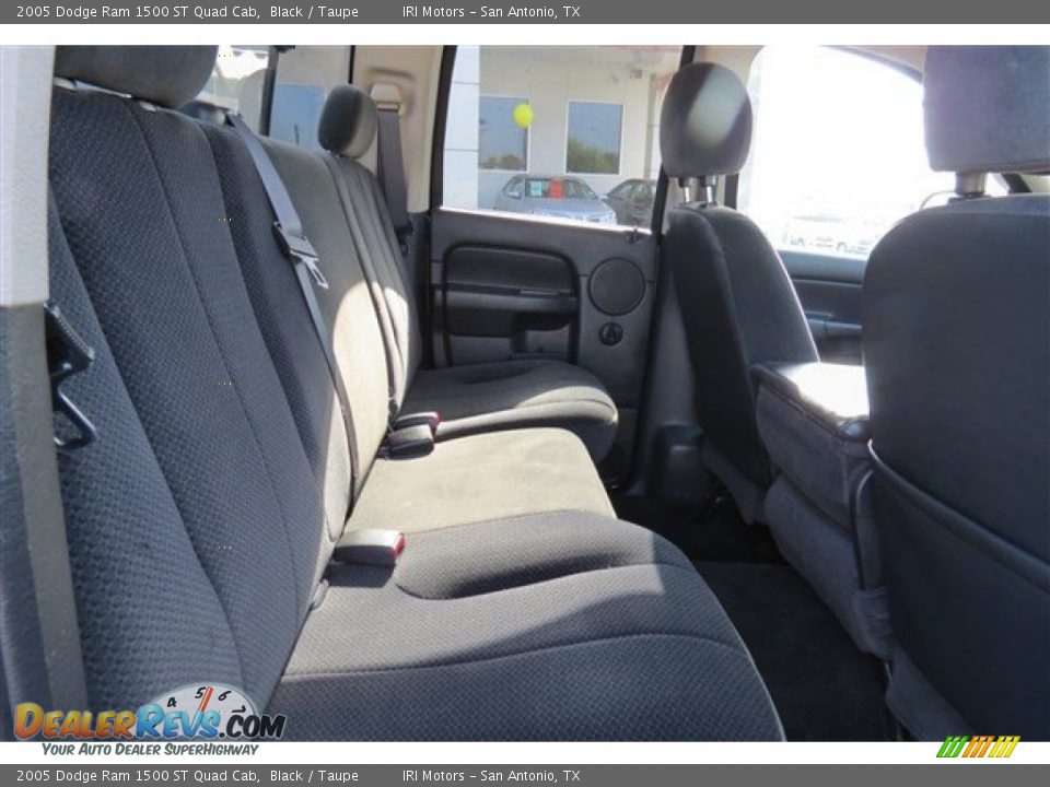 2005 Dodge Ram 1500 ST Quad Cab Black / Taupe Photo #14