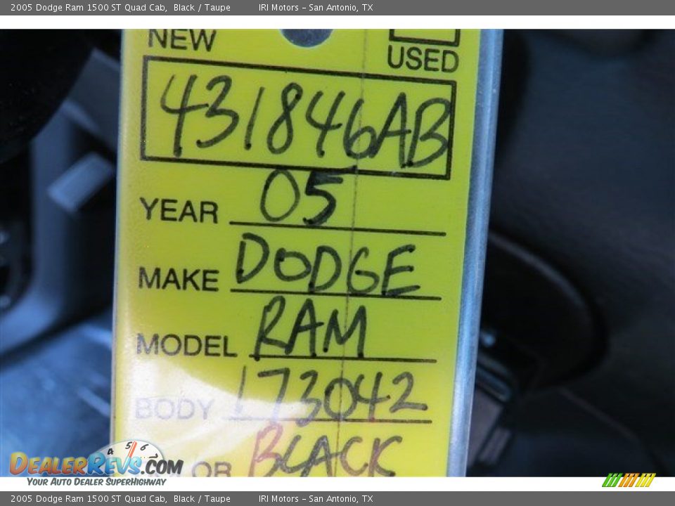 2005 Dodge Ram 1500 ST Quad Cab Black / Taupe Photo #18