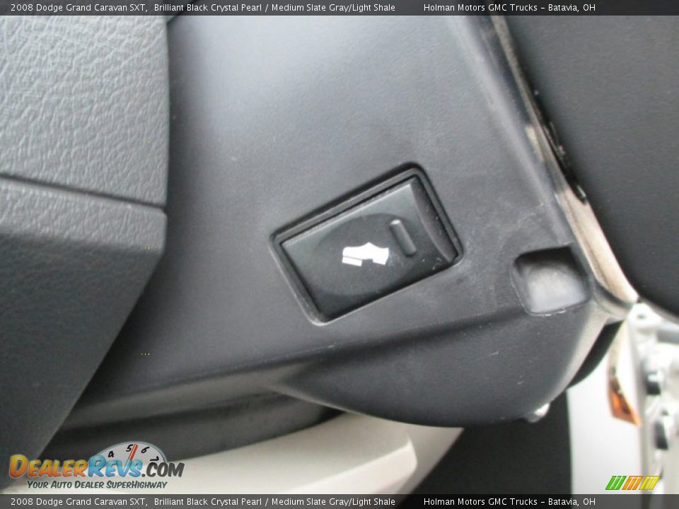 2008 Dodge Grand Caravan SXT Brilliant Black Crystal Pearl / Medium Slate Gray/Light Shale Photo #17