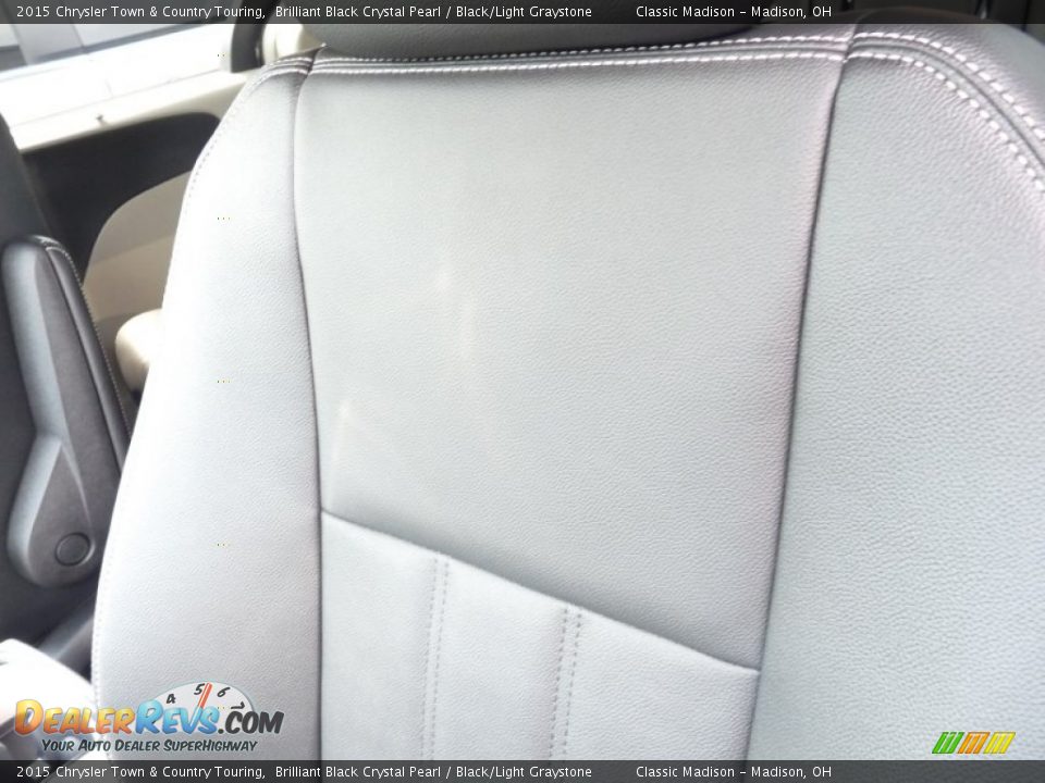2015 Chrysler Town & Country Touring Brilliant Black Crystal Pearl / Black/Light Graystone Photo #4