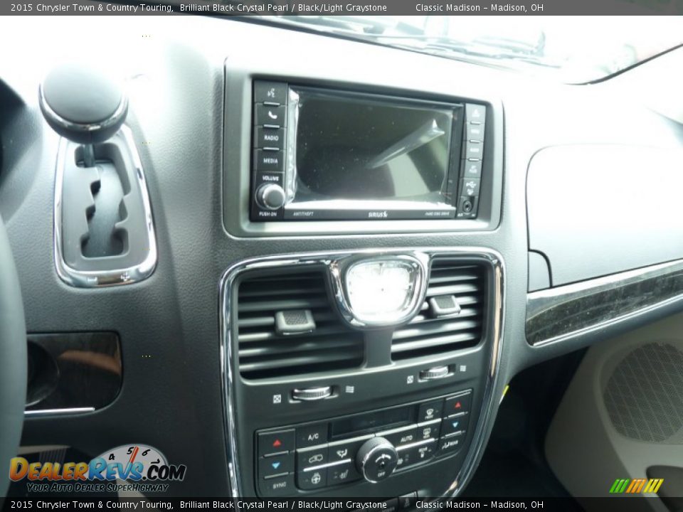 2015 Chrysler Town & Country Touring Brilliant Black Crystal Pearl / Black/Light Graystone Photo #6