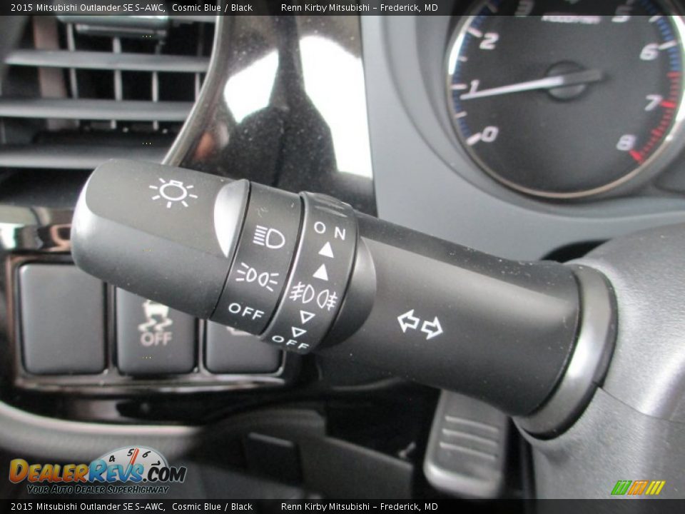 Controls of 2015 Mitsubishi Outlander SE S-AWC Photo #23