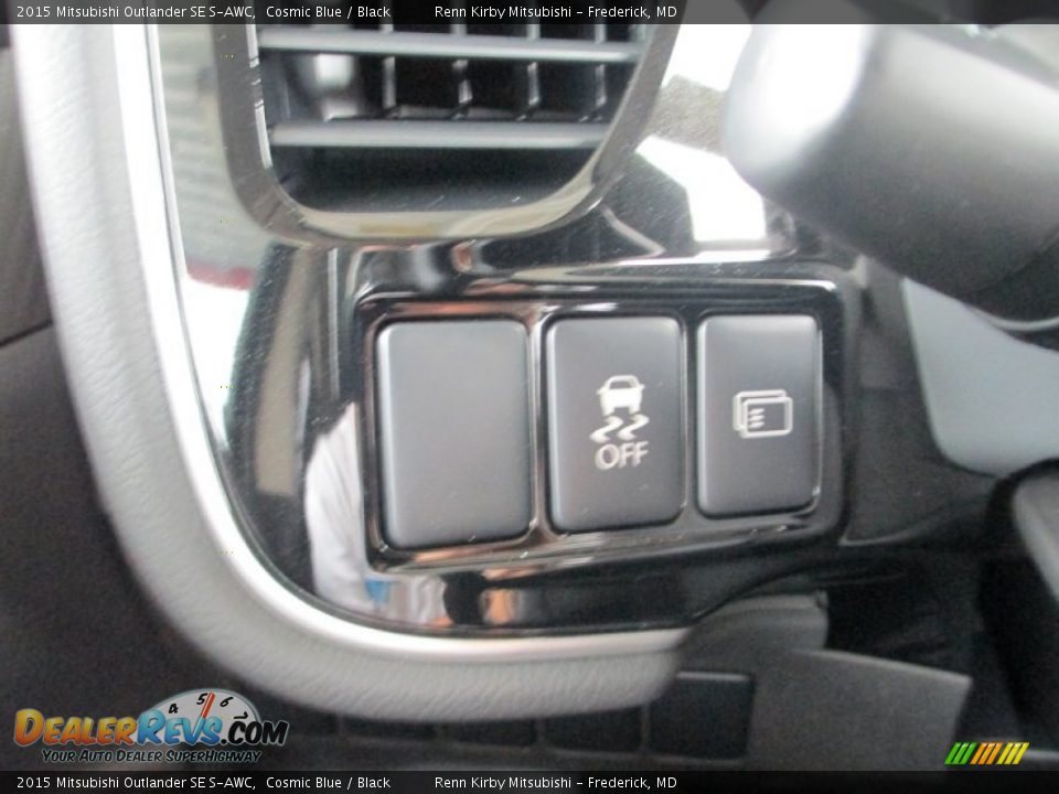 Controls of 2015 Mitsubishi Outlander SE S-AWC Photo #25