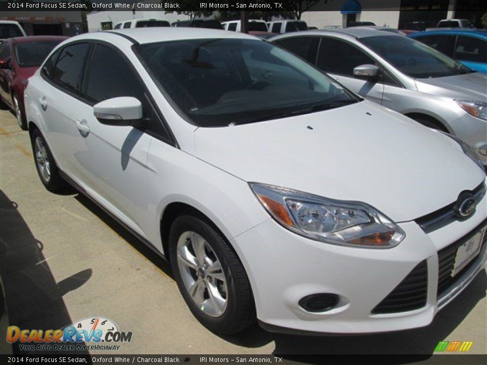 2014 Ford Focus SE Sedan Oxford White / Charcoal Black Photo #4