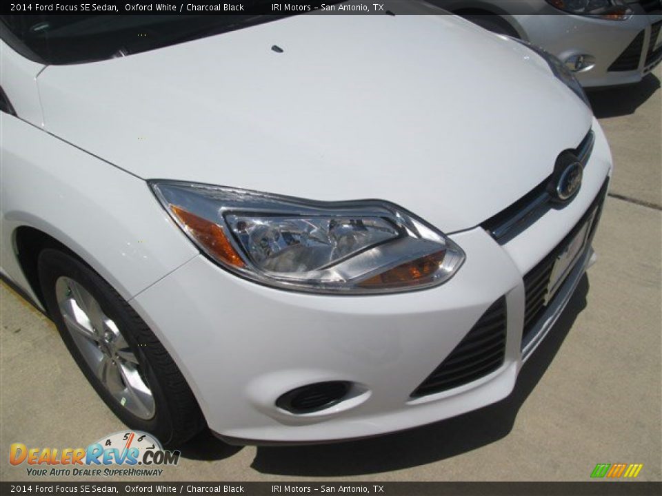2014 Ford Focus SE Sedan Oxford White / Charcoal Black Photo #5