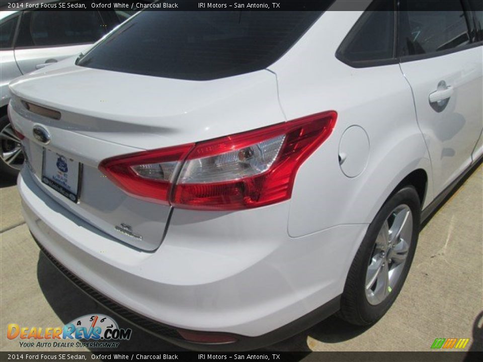 2014 Ford Focus SE Sedan Oxford White / Charcoal Black Photo #7