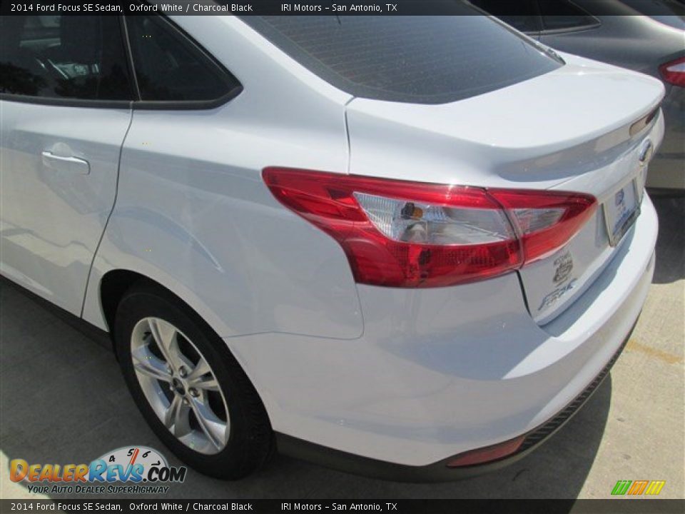 2014 Ford Focus SE Sedan Oxford White / Charcoal Black Photo #8