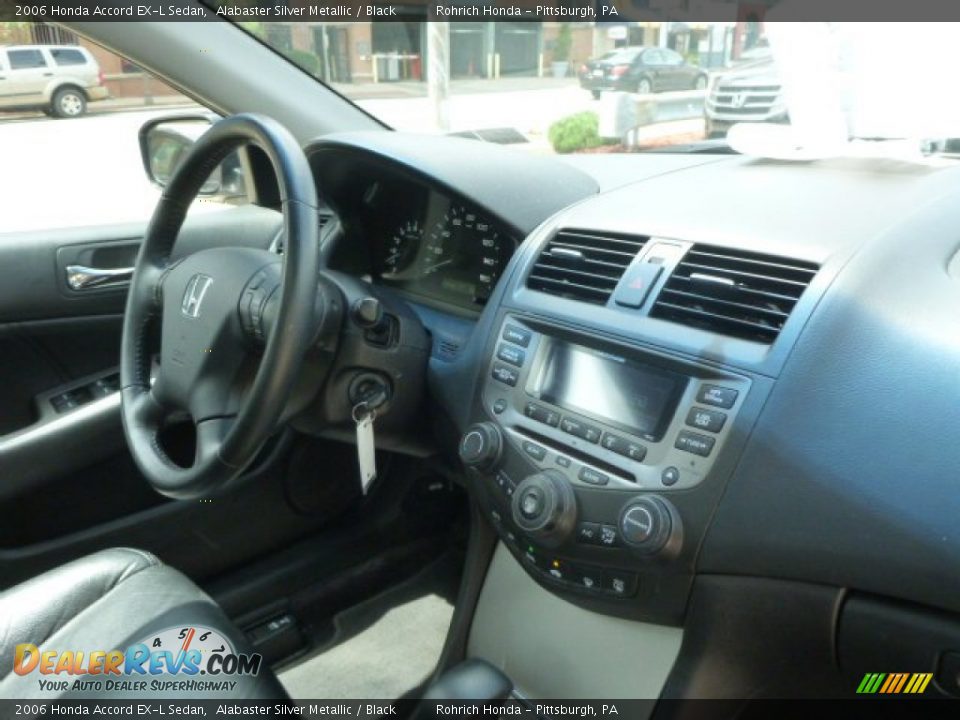 2006 Honda Accord EX-L Sedan Alabaster Silver Metallic / Black Photo #16