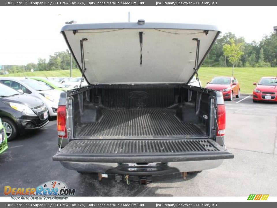 2006 Ford F250 Super Duty XLT Crew Cab 4x4 Dark Stone Metallic / Medium Flint Photo #5