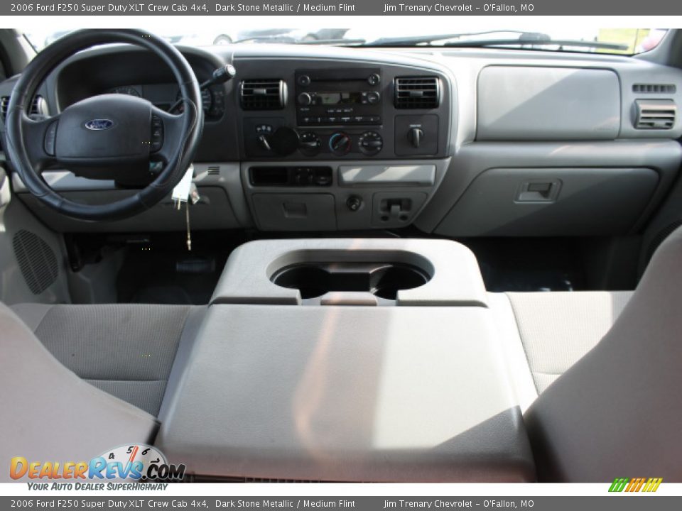 2006 Ford F250 Super Duty XLT Crew Cab 4x4 Dark Stone Metallic / Medium Flint Photo #10