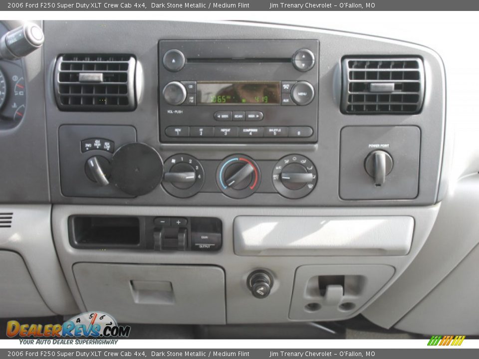 2006 Ford F250 Super Duty XLT Crew Cab 4x4 Dark Stone Metallic / Medium Flint Photo #12