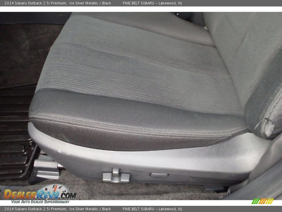 2014 Subaru Outback 2.5i Premium Ice Silver Metallic / Black Photo #9