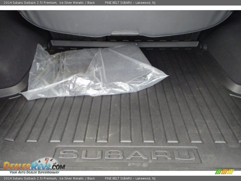 2014 Subaru Outback 2.5i Premium Ice Silver Metallic / Black Photo #24