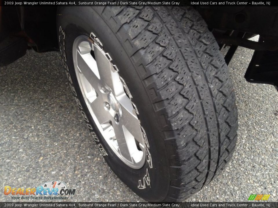 2009 Jeep Wrangler Unlimited Sahara 4x4 Sunburst Orange Pearl / Dark Slate Gray/Medium Slate Gray Photo #2