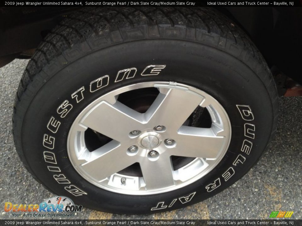 2009 Jeep Wrangler Unlimited Sahara 4x4 Sunburst Orange Pearl / Dark Slate Gray/Medium Slate Gray Photo #7