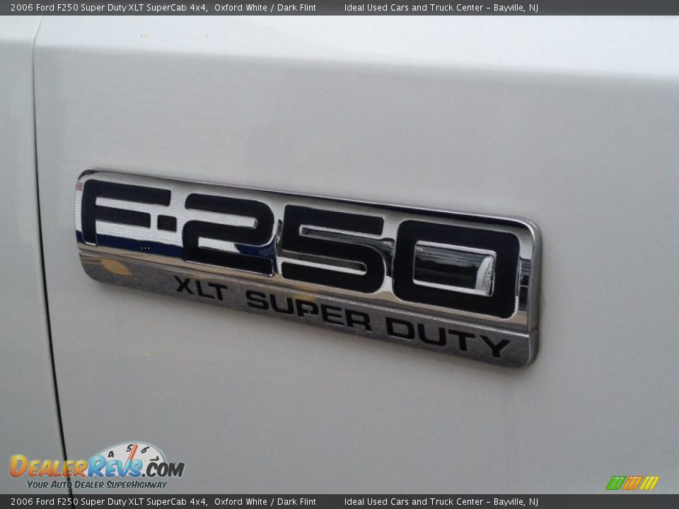 2006 Ford F250 Super Duty XLT SuperCab 4x4 Oxford White / Dark Flint Photo #3